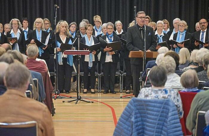Unter dem Motto „Memories“ erklangen in der Stadthalle Melodien aus vergangenen Konzerten. © Rainer Rüffer